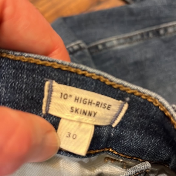 Madewell 10” high-rise skinny with magic pockets - worn once! - Picture 3 of 5